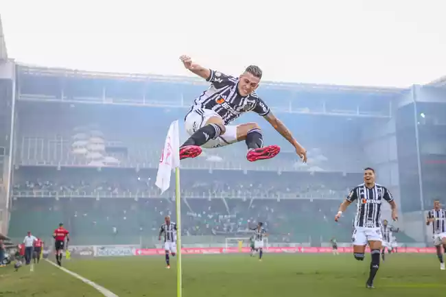 maurocezar's tweet photo. Só Luciano não pode comemorar assim? - Segue o🧶 https://t.co/LCjreGCUZq
