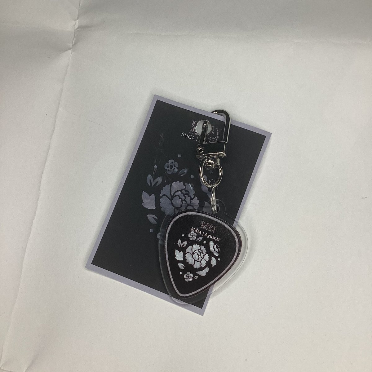 ynkukside's tweet photo. 💌 :: @ipurplepurple_7 

my d-day inspired keychains are finally here ✨ super pretty and vv good quality, luv it so much 🥹 thank you for this GO po ^^ until next time ❤️‍🔥

#mkdfeedbacks https://t.co/SkZf7aTFvA