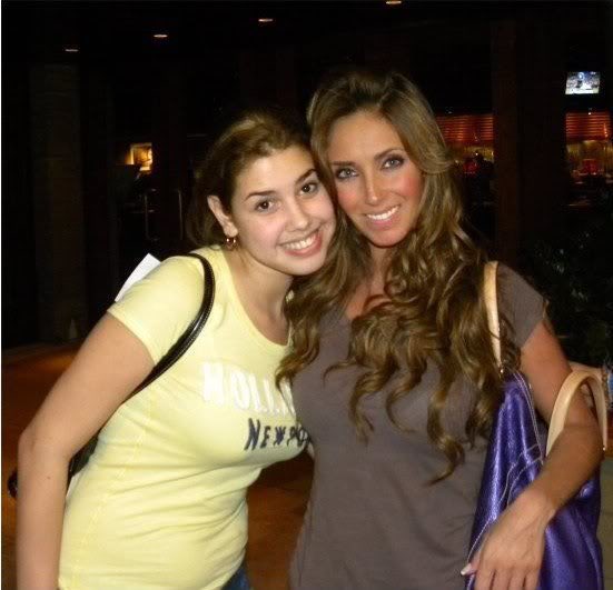 anythrowback's tweet photo. 🔙 #AnyThrowback Anahí con fans en Miami, USA 🇺🇸 15.07.2009 https://t.co/8ohl7eqOYa