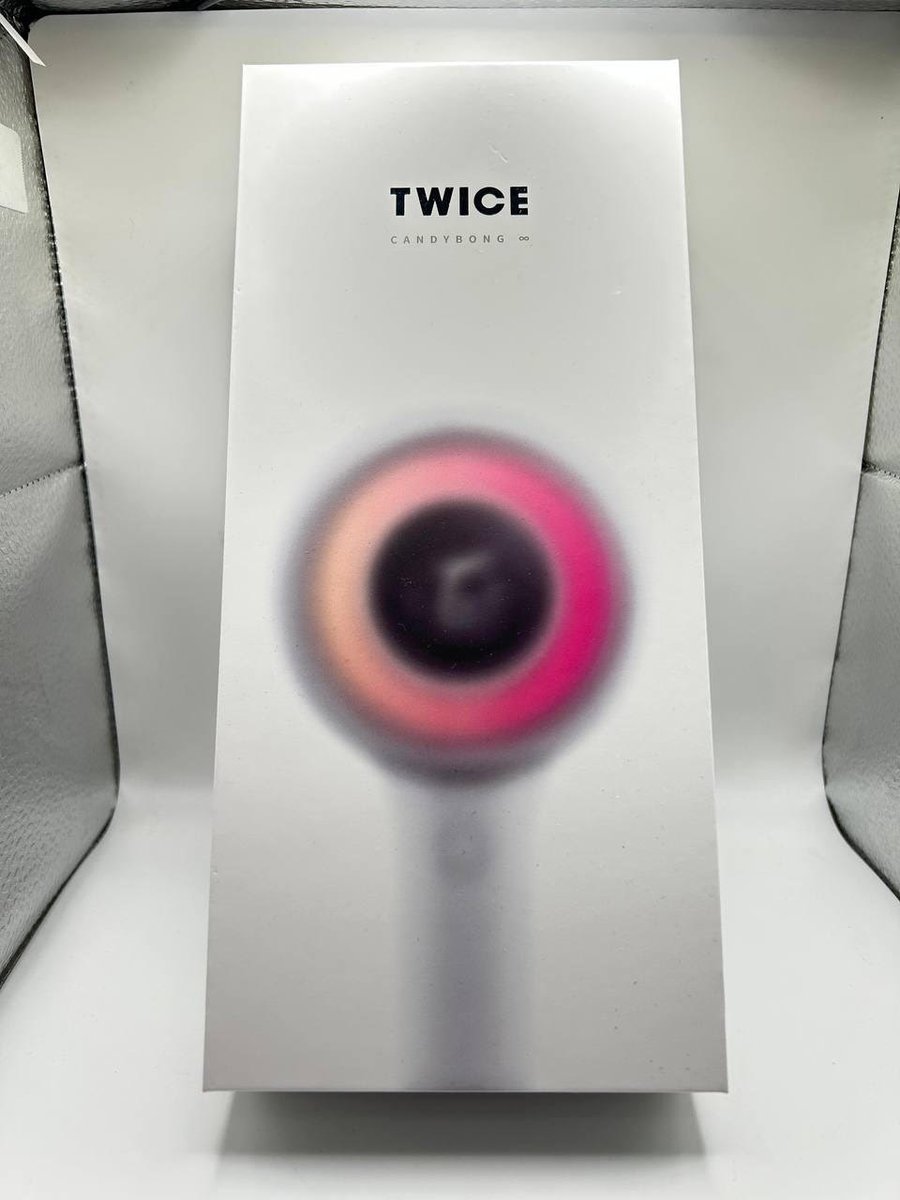 ChingusPh's tweet photo. #ChingusPHOnhand

[ PH WTS / LFB / ONHAND ]  

✨ [SEALED] TWICE Official Lightstick Ver 3 ∞ &amp; POB set ✨

⤑ Lightstick: ₱2,900 
⤑ w/ Withmuu POB Set

📌DM us this tweet to claim
📌MOP: BPI / Gcash / Maya
📌MOD: GGX / Flash / JNT / SDD(MM)

🏷️: candybong LS twice ready to be https://t.co/hM7dovjDEa