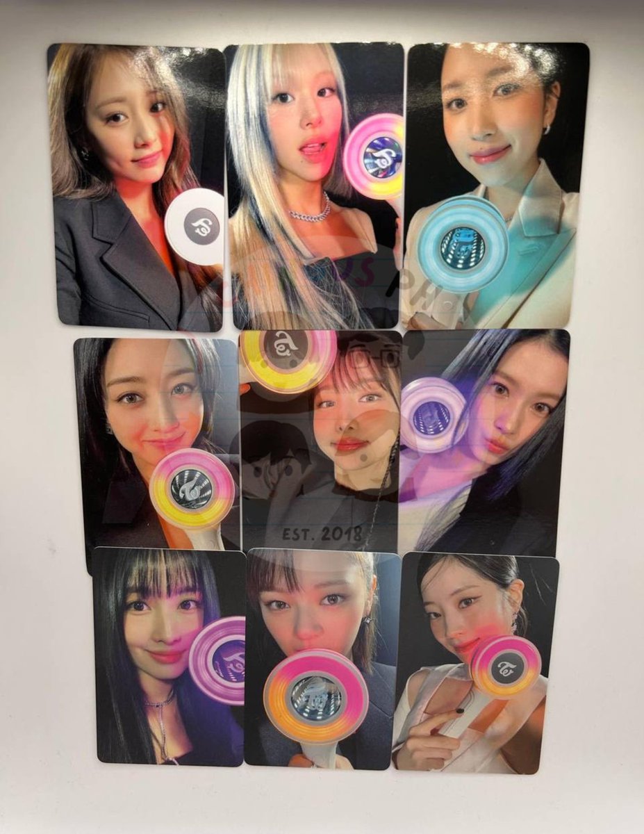 ChingusPh's tweet photo. #ChingusPHOnhand

[ PH WTS / LFB / ONHAND ]  

✨ [SEALED] TWICE Official Lightstick Ver 3 ∞ &amp; POB set ✨

⤑ Lightstick: ₱2,900 
⤑ w/ Withmuu POB Set

📌DM us this tweet to claim
📌MOP: BPI / Gcash / Maya
📌MOD: GGX / Flash / JNT / SDD(MM)

🏷️: candybong LS twice ready to be https://t.co/hM7dovjDEa