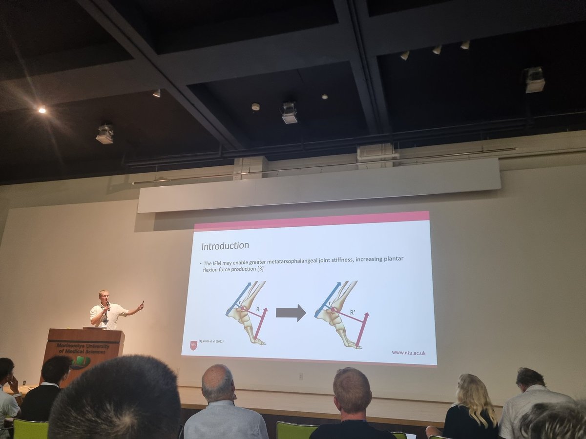 Matt Stoner presenting the effect of short foot trainimg on jump performance #FBS2023 <a href="/BiomechNTU/">BiomechanicsNTU</a>