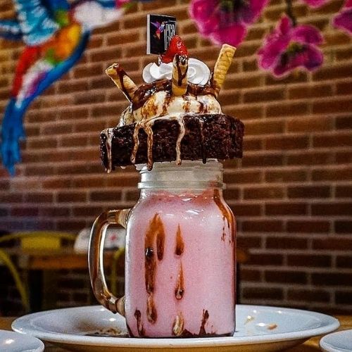 soydesireelugo's tweet image. Momento humilde como sociedad fue cuando estas malteadas se pusieron de moda