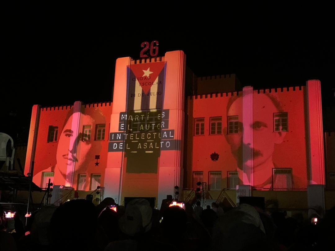 En fotos de nuestra corresponsal en #SantiagodeCuba, <a href="/odariquenes/">@odariquenes</a>, el cuartel Moncada, donde se reafirma hoy y ahora la continuidad del legado de #FidelPorSiempre y de la Generación del Centenario con el presente y futuro de #Cuba
#26dejulio 
#70Moncada
#ConLaFuerzaDelPueblo