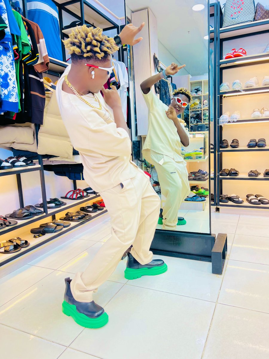 funnybros__'s tweet image. Happy birthday to me ❤️🥳🤩
All thanks to God 🎉