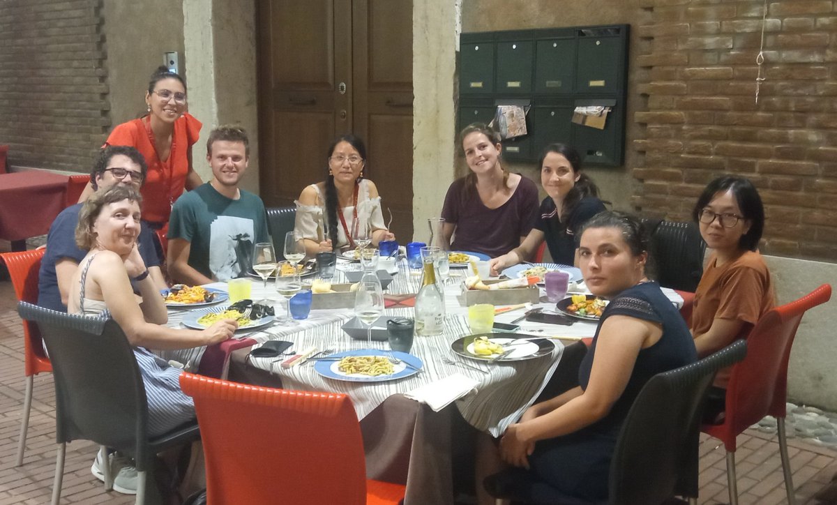 Happy to share my first <a href="/OfficialSMBE/">Society for Molecular Biology and Evolution</a> evolution congress 🤯 with brillant and nice colegues and students of our lab <a href="/LabDiade/">DIADE_lab</a> <a href="/ird_fr/">IRD.fr</a> from Montpellier 🇫🇷