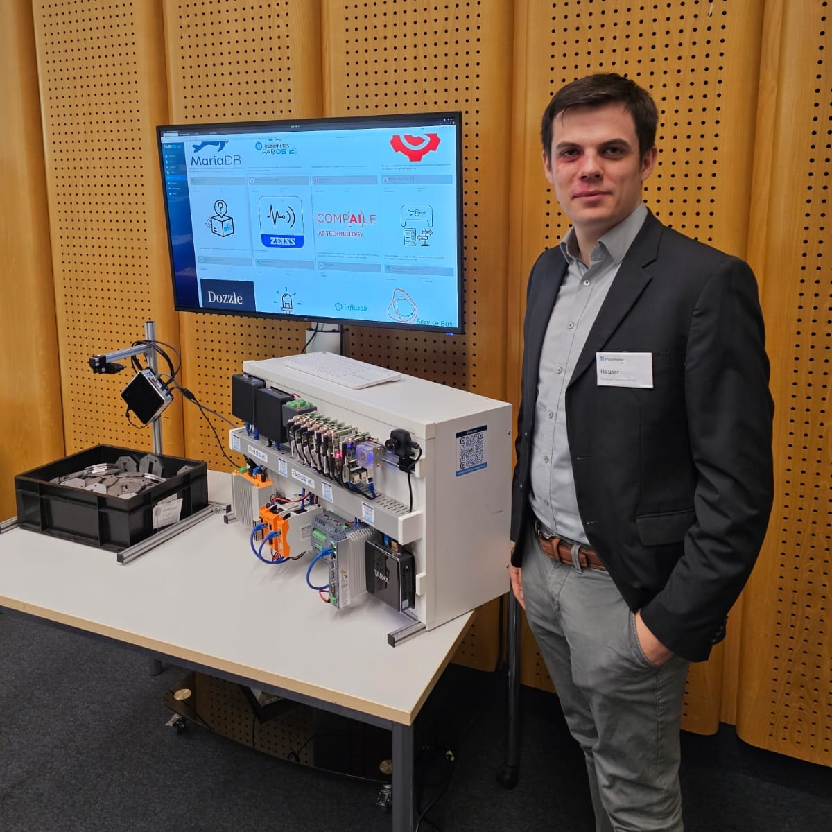 Gestern war nach 3,5 Jahren das Abschlusstreffen von @Fabos_ai (gefördert vom @bmwk_bund). Es war toll, mit unseren Partnern gemeinsam Innovation für die deutsche Industrie voranzutreiben, z.B. mit unserer Bauteilerkennung BauIdent. #bauident #innovation #fabos #demonstrator