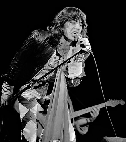springza's tweet photo. Un petit air #HarryStyles quand meme le #MickJagger.
Bienvenue dans la 81eme année 😎🥳 https://t.co/aGZ9FDaDl4
