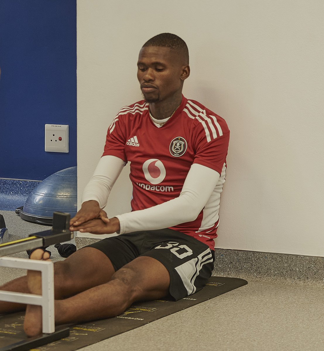 ☠️🎙𝗘𝗫𝗖𝗟𝗨𝗦𝗜𝗩𝗘 𝗜𝗡𝗧𝗘𝗥𝗩𝗜𝗘𝗪🎙

🏴‍☠️ Forward | Sephelo Baloni 

🖥 Read the full Exclusive Interview 👉🏿 orlandopiratesfc.com/news/sephelo-b…

⚫️⚪️🔴⭐️
#OrlandoPirates
#OnceAlways
