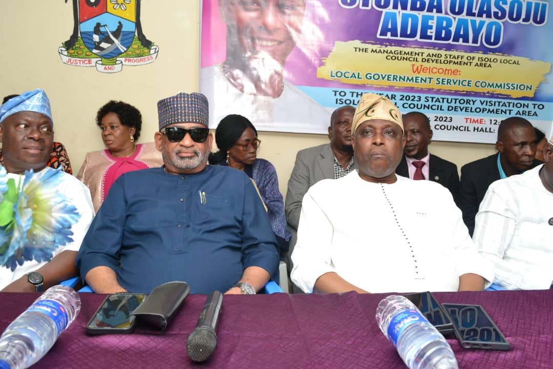 IsoloNews's tweet photo. LOCAL GOVERNMENT SERVICE COMMISSION STATUTORY VISITATION IN ISOLO LOCAL COUNCIL DEVELOPMENT AREA, 25th JULY 2023.

The Commission ably led by its Chairman, Hon. Kamal Ayinde Bayewu, has charged staff members of Isolo L.C.D.A to give utmost care to their well being. https://t.co/miR2MWKFQr