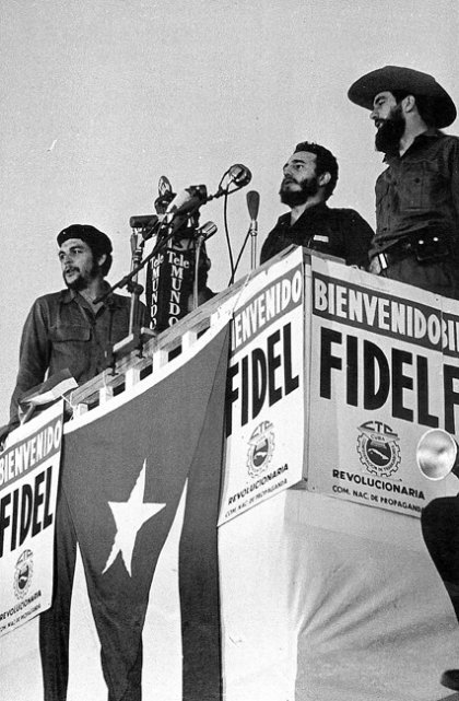 🇨🇺 Sempre és 26.
Tal dia com avui fa 70 any amb l'assalt al Cuartel Moncada, s'obria camí cap al Movimiento 26J i finalment la Revolució Cubana.
✊🏽 Per l'alliberament dels pobles i contra l'imperialisme, #Cuba segueix endavant. #FidelPorSiempre