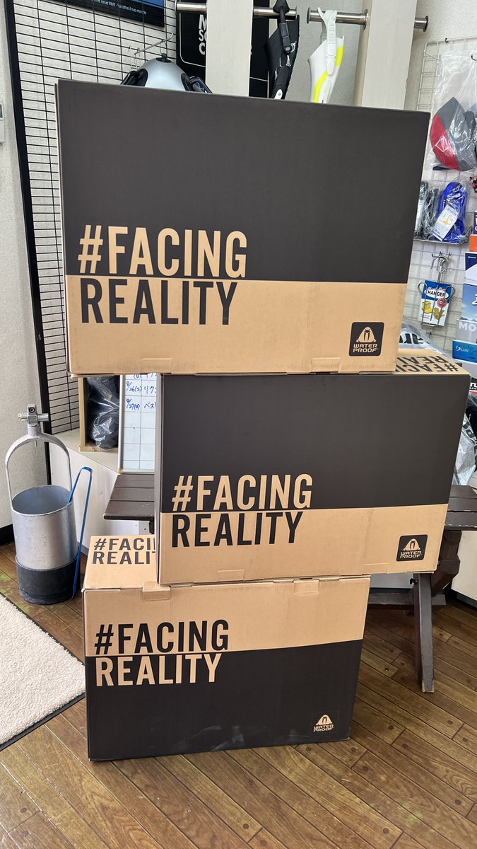 terry5607's tweet photo. #FacingReality
オーダーから早4か月(まもなく5か月)が過ぎ、まだか!まだか!と首を長くして待っていたドライスーツが入荷しました。
#Waterproof #D7X
3着も重なっていると圧巻!
今度のシーズンから使えます。
個人的には4着目のD7。
#PADI
#JAPAN
#ダイブテリーズ https://t.co/DO0R95w9wb