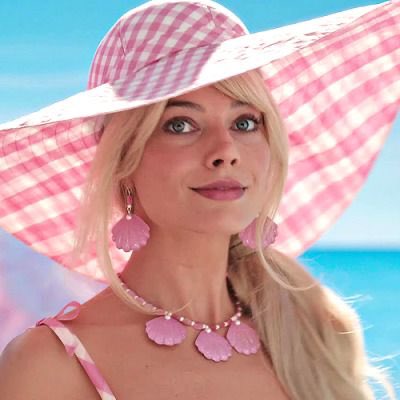 barbie from the barbie film is a bambi lesbian
#lesbian #lesbianotd #dailylesbian