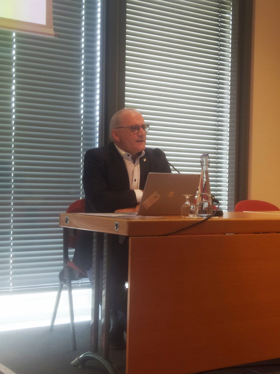 HFSP's tweet photo. #HFSP special sessions at #ISMBECCB2023 started with a talk about databases for a sustainable society by #minorukanehisa! If you're not physically at the congress, watch the sessions online at https://t.co/RAjQ4BzLgX Keep tuned! https://t.co/ANw7npy3jo