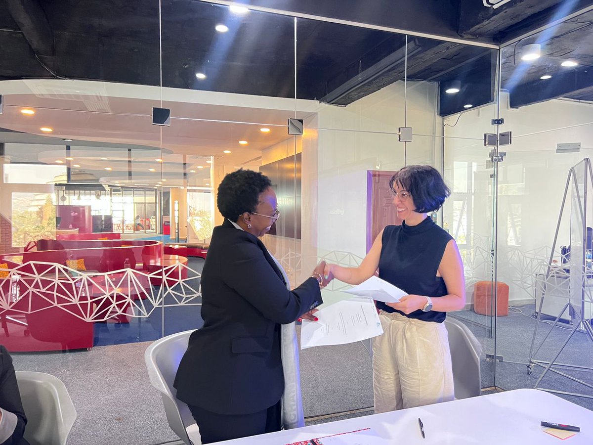 PSF_Specialized's tweet photo. .@SekamanaTherese further penned an agreement with @giz_rwanda through its Project of Digital Solutions for Sustainable Development (DSSD) in collaboration with the Ministry of ICT, to build the digital literacy capacities for Women, Youth &amp; PWD entrepreneurs. https://t.co/k4oGKgpKQa