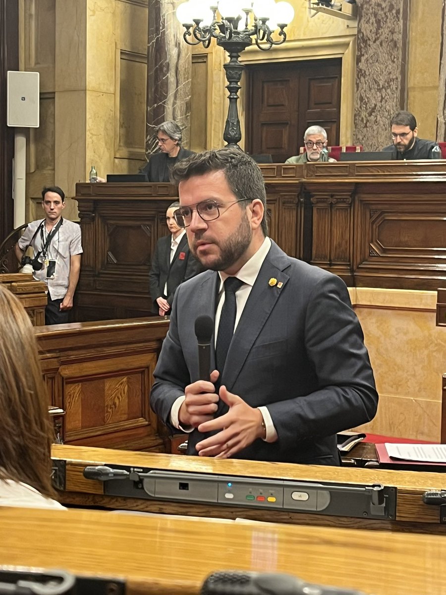 jcanadellb's tweet photo. El president @perearagones diu q negociarem millor si ho fem conjuntament….
Quina llàstima q no s’ho apliqués ja fa 4 anys, q hem perdut miserablement per actituds partidistes 
Els q posem el país per davant estarem a l’alçada però també cal posar en evidencia aquest cinisme… https://t.co/hTWYoHHAaL