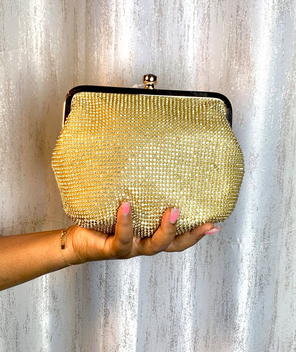 BeSazBoutique's tweet photo. Exude Elegance with the Glamour with Our Shimmery Clutch Purse✨

Available online and in-store

Send us a DM to Shop

OR

Visit https://t.co/sQ4VUfMGtb using the Link in Bio

We Deliver Nationwide🇳🇬 https://t.co/DnjgtCZt2H