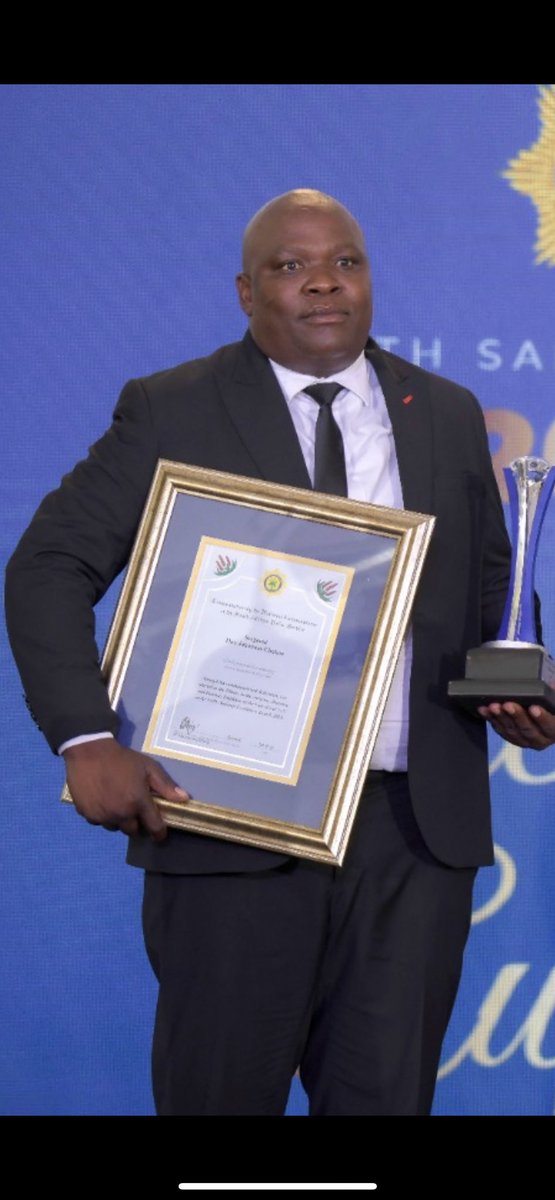 [DID YOU KNOW] Sgt Mabunda the detective behind the arrest of serial killer #RosemaryNdlovu was awarded the Detective of the Year award during the @SAPoliceService #NationalExcellence Awards. He worked tirelessly to link Ndlovu to murder of her lover & family.#RosemaryHitList