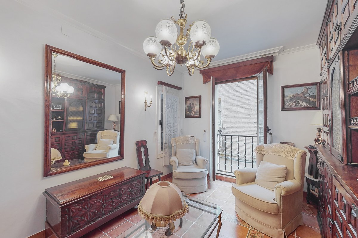 Inmo_DDC's tweet image. Si estás buscando tu nueva #casa en un pueblo un pueblo histórico y a 45 min. de #Pamplona, descubre esta oportunidad 😍

Una #unifamiliar muy especial situada en la Calle Mayor de #LosArcos, con dos plantas, dos entreplantas y el precio perfecto para que la #reformes a tu gusto.