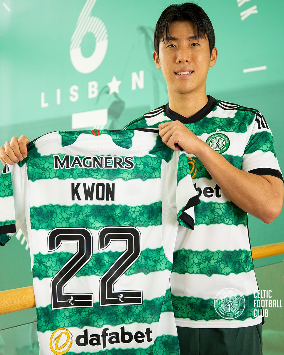 rumours_celtic's tweet photo. 👀  The New Bhoys at Lennoxtown!

(A photo that definitely nobody has ever seen before)

#YangIsACelt🇰🇷🍀
#WelcomeKwon🇰🇷🍀
#WelcomeNawrocki🇵🇱🍀 https://t.co/O7Z2OfOr5k