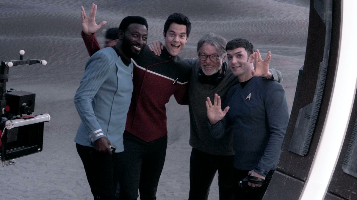 🔥NEW FRAKES INTERVIEW &amp; BTS PHOTOS

New behind-the-scenes photos from #StrangeNewWorlds crossover ep "Those Old Scientists" directed by <a href="/jonathansfrakes/">Jonathan Frakes</a>, who takes a look back at his #StarTrek directing career with Variety:

variety.com/2023/tv/news/j…