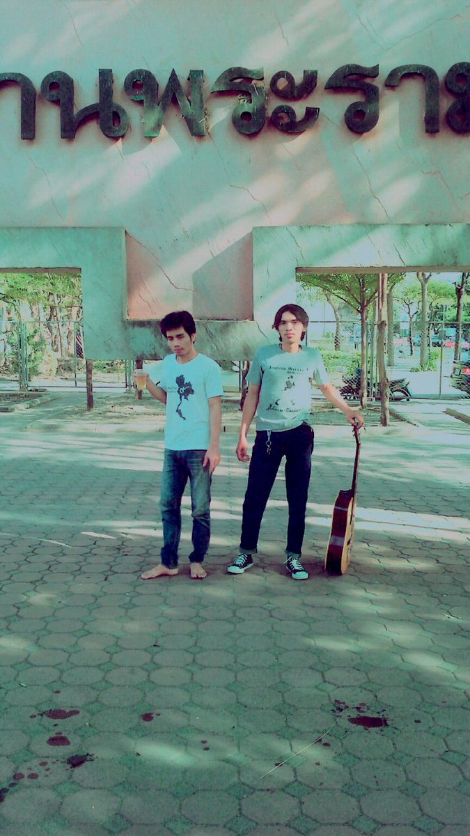 next2499_'s tweet photo. เด็กสุรินทร์เหลา https://t.co/135SH6Uw2d