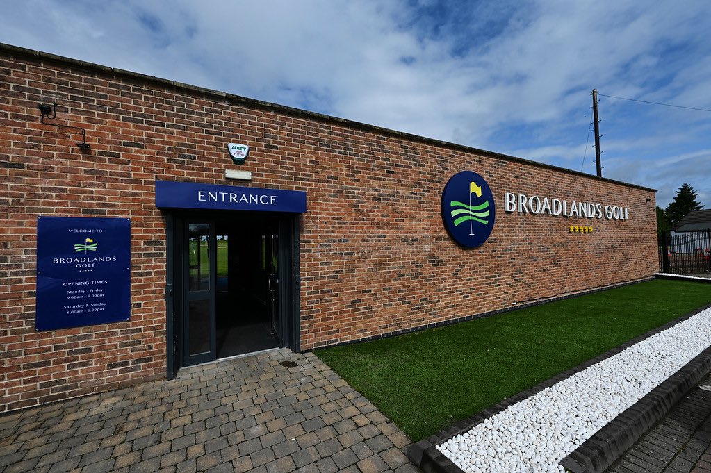broadlands_golf's tweet photo. Bring the kids and have some fun !!

19 bays ✅
Kids game on Toptracer ✅
Refreshments available ✅
Fun ✅
We can provide clubs ✅

Introduce your kids to Golf in a safe and enjoyable environment. No need to book

📍WV11 2RJ  ☎️ 01922 494007 https://t.co/3N4aIc17Nu