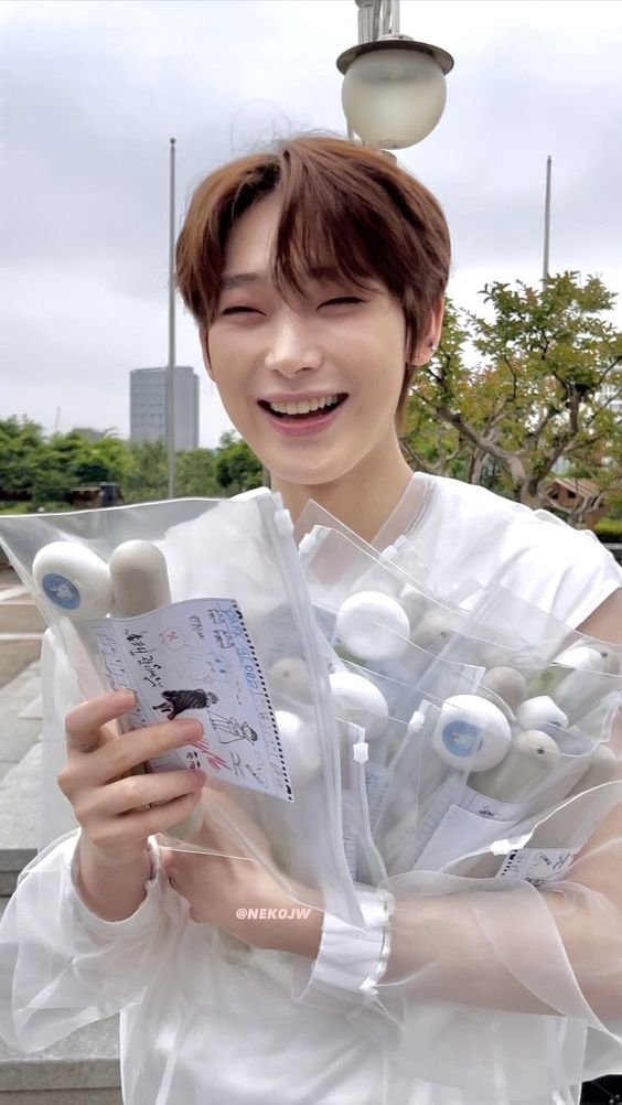 soapyyyy_'s tweet photo. haluu, i'm soap!! (day 3 kinda)

★ she/her ; filo   
★ proud '07 girlyy   
★ not new to #stantwt/#kpoptwt/#studytwt 
★ my ults ---> en-, txt, nwjns, skz (any fandoms r welcome) 
★ looking for interactive moots/dm buddies!     

♡ / ↻ to be moots! pls spreadd thank youu! https://t.co/FhsGqKE91W