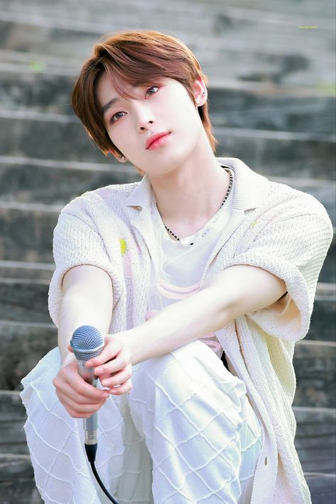 soapyyyy_'s tweet photo. haluu, i'm soap!! (day 3 kinda)

★ she/her ; filo   
★ proud '07 girlyy   
★ not new to #stantwt/#kpoptwt/#studytwt 
★ my ults ---> en-, txt, nwjns, skz (any fandoms r welcome) 
★ looking for interactive moots/dm buddies!     

♡ / ↻ to be moots! pls spreadd thank youu! https://t.co/FhsGqKE91W