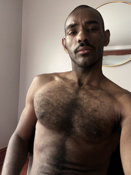 stache or no stache I still can't decide 🤷🏾&zwj;♂️ https://t.co/DSDKQT4b8O<a href="/tag/mvsales"class="tags"><span>#mvsales</span></a>