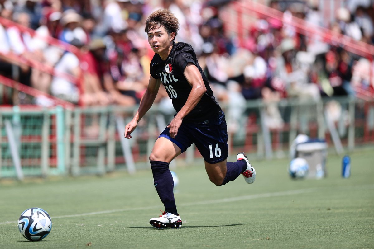 atlrs_official's tweet photo. 新加入の須貝選手がチームに合流しました！#antlers #須貝英大

顔写真撮影と本日行われた筑波大学とのトレーニングマッチに出場した様子です！ https://t.co/YWUrhy49Uc
