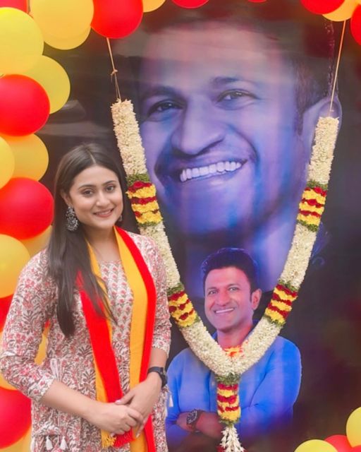 puneethappu57's tweet photo. Happy Birthday Our Crush @amrutha_iyengar 
#PowerInU #AppuLivesOn https://t.co/txLu53uDUz