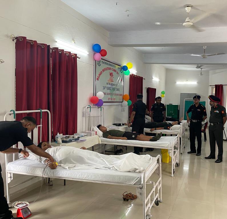 IaSouthern's tweet photo. GOC-in-C #SouthernCommand & Colonel 11 GR & Sikkim Scouts extends his appreciation to 11GRRC for organising a noble #BloodDonation drive in order to commemorate the sacrifice of #Tupul Heroes. The month long event which witnessed huge participation culminated on #kargilvijaydivas https://t.co/WtulT5qBed