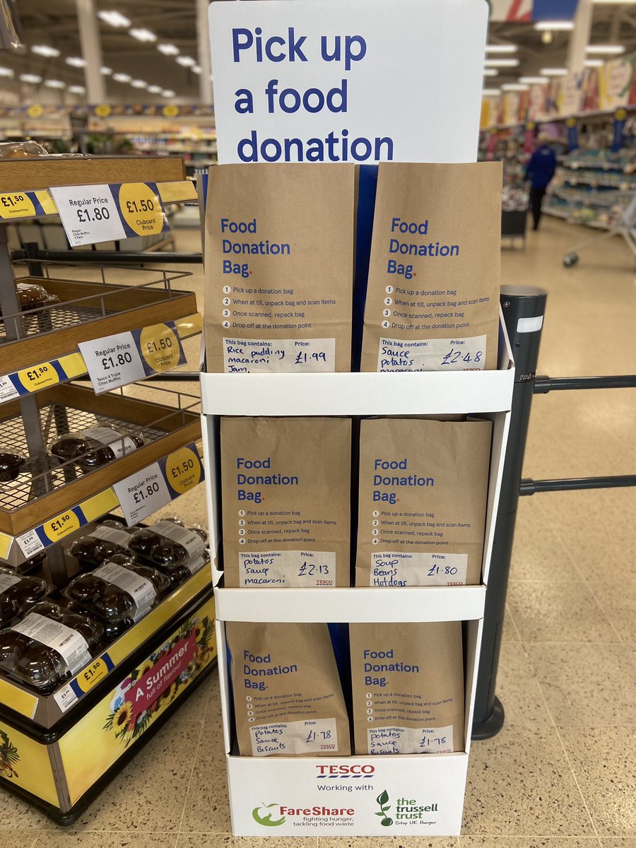 Pick up a food donation bag while in store to support our local foodbank @Glasgow_NW_FB ❤️ 1️⃣Pick up a donation bag 2️⃣When at till, unpack and scan items 3️⃣Once scanned. repack bag 4️⃣Drop off at the donation point