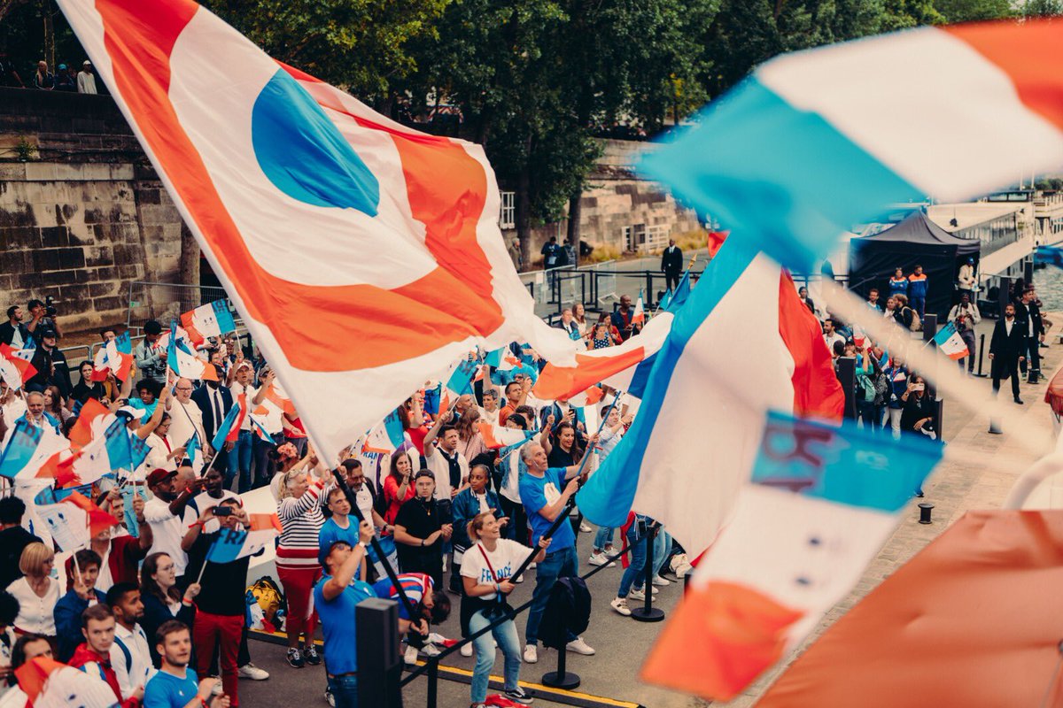 C’est l’histoire d’un pays - celui de Coubertin - et d’un peuple - celui de <a href="/EquipeFRA/">Equipe France</a> - qui s’apprête à vivre le RdV d’une vie derrière les Bleus au cours des Jeux de <a href="/Paris2024/">Paris 2024</a> ! L’aventure ne fait que commencer #OneYearToGo #Paris2024