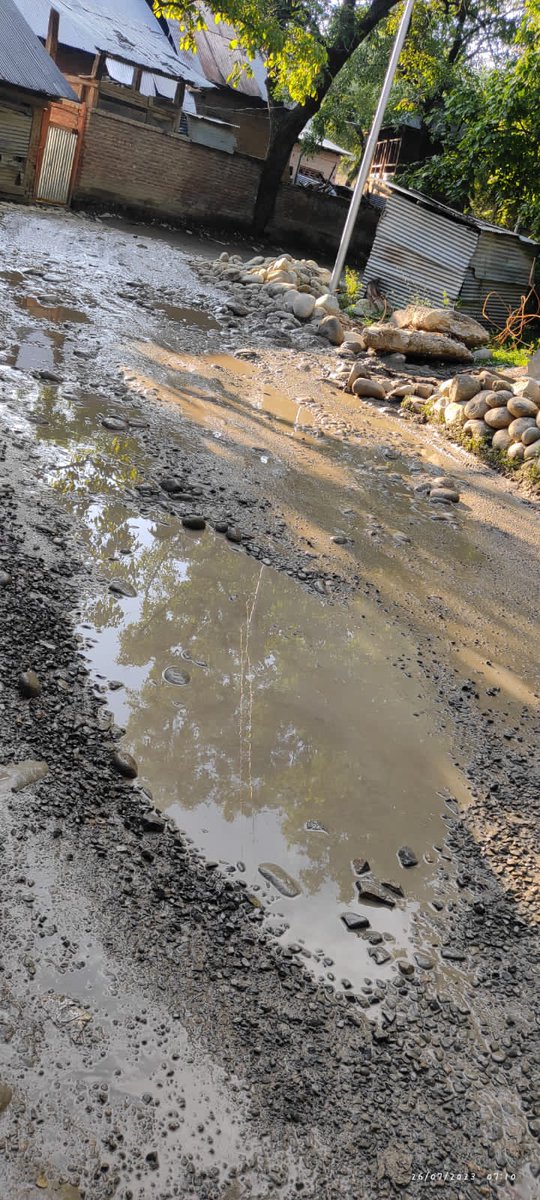GhaaziRehman's tweet photo. #potholes #poorstate #Budgam #Drang
Dangerous state of road from Pakharpur to Drang.These potholes pose danger of accidents and mishaps.
#Budgam administration has turned a blind eye.
#Budgam we urge you…
@OfficeOfLGJandK
@manojsinha_
@akshaylabroo
@DC_Budgam
@diprjk https://t.co/1qgxssL6pM