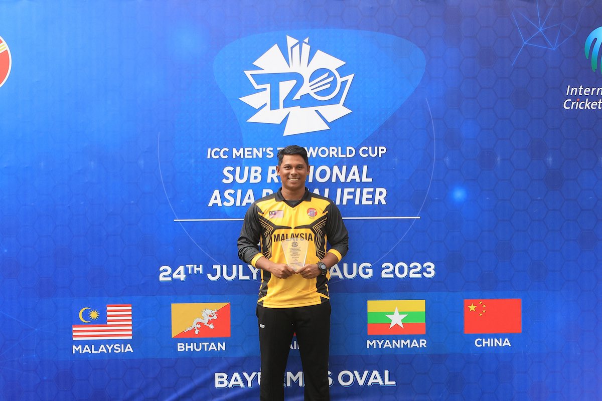 MalaysiaCricket's tweet image. No surprises here! Syazrul Ezat adjudged Player-of-the-match after his recording-breaking spell 🎯 

He’s taken 47 wickets in 23 matches during his T20I career. Well done champ 🙌