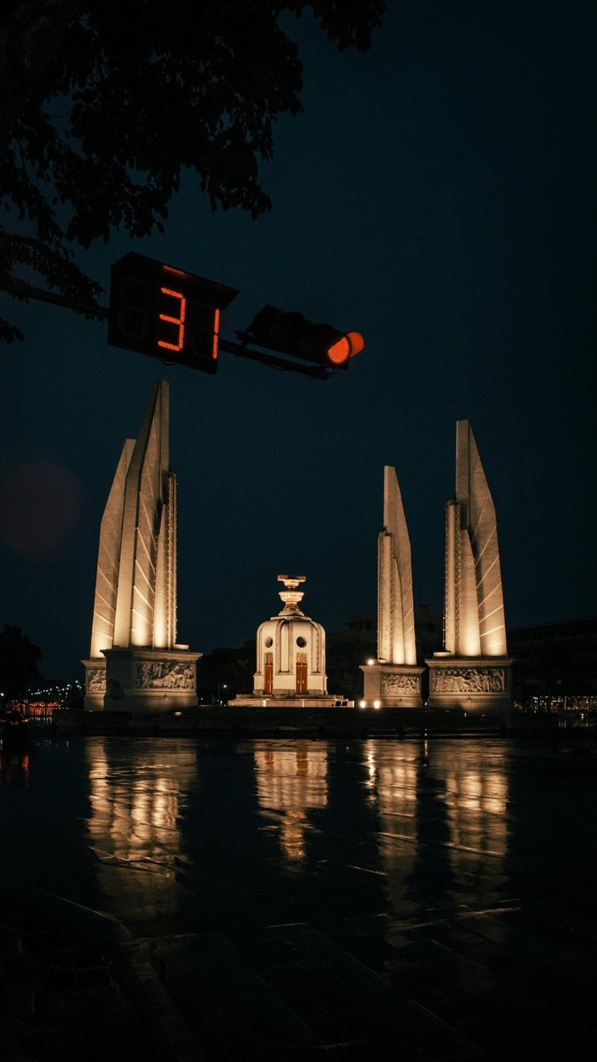 http_1day's tweet photo. พรรคส้ม เรามาให้กำลังใจ แกไม่ต้องเสียใจที่ตั้งรัฐบาลไม่สำเร็จ ไม่ต้องขอโทดอะไรด้วย เพราะพวกเราเห็นความตั้งใจของแกแล้ว ไม่ว่าแกจะทำหน้าที่อะไรในสภา พวกเราเชื่อว่าแกจะฟังเสียงประชาชนเสมอ แม้ตอนนี้จะไม่ใช่เวลาที่เหมาะสมของพวกเรา แต่วันนั้นจะมาถึงแน่นนอนตามที่พวกเราตั้งใจ 🤍✨ https://t.co/pcs7SjogeH