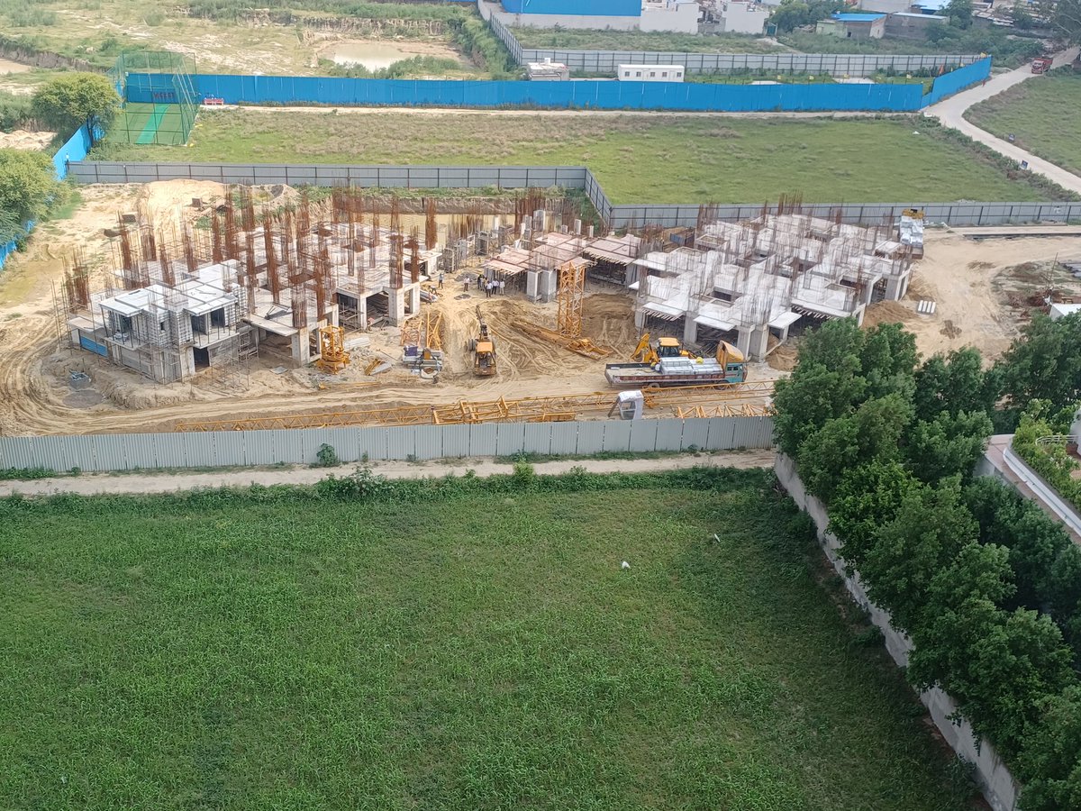 AmanBan09532889's tweet photo. @MahiraH104BWA
Project site latest photograph 23 July

@dir_ed
No progress on site even after 19 month of collecting 25% installment.
Funds embezzlement sharing HRERA report separately.
No FIR by police even after approaching several time.
Escrow account almost nill.
@cmohry https://t.co/WaakRd9TDA