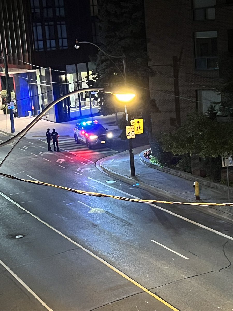 sr__media's tweet photo. @CP24 any idea what’s happening in Yorkville? Police vehicles stopped at Yonge/Davenport and McMurrich/Davenport with more circling the block. https://t.co/kvIkAbO08q