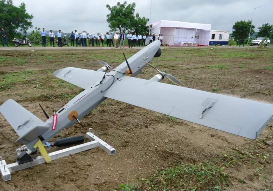 BjpSashi's tweet photo. IndianArmy signed the contract for procurement of indigenously developed Remotely Piloted Aerial Vehicle #RPAV developed through the #iDEX channel. The state-of-the-art airborne platform would enhance the surveillance, targeting & tracking capability and ... https://t.co/rodN2mr29C