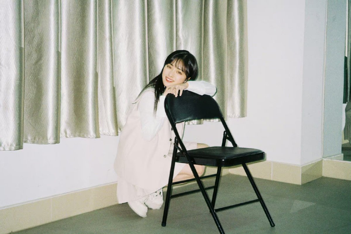 ShenYue_TH's tweet photo. #ShenYue  weibo  #TwinkleLove 
 สวัสดีนักเรียนในซีซัน3 ของฤดูใบไม้ผลิ  ขอแสดงความยินดีกับการสำเร็จการศึกษาของคุณ แม้ว่านี่จะเป็นครั้งแรกที่เราพบกัน แต่ฉันก็รู้จักเธอดีในช่วงเวลานี้ แม้แต่การแสดงออกเล็กๆ น้อยๆ คำพูดติดปาก ชอบกินอะไร ชอบเล่นอะไร ถนัดอะไร กลัวอะไร และต่อสู้กับอะไร

 ฉันคือเพื่อนที่ร���วมเดินไปกับคุณในการเดินทางผ่านหน้าจอนี้  ไม่ว่าสุดท้ายแล้วคุณจะได้มิตรภาพหรือความรัก ซึ้งใจหรือบีบคั้นหัวใจ ฉันยินดีกับพวกคุณทุกคน

 กำลังจะก้าวเข้าสู่สังคมในไม่ช้า ความยุ่งยาก ในชีวิตก็จะตามมาอีกตามเคย  แม้ว่าคุณจะไม่มีโชคที่จะได้ทุกอย่างตามที่คุณต้องการ แต่ฉันหวังว่าคุณจะมีความสามารถในพลิกแพลงตามสถานการณ์  สู้ๆ (((o(*ﾟ▽ﾟ*)o)))

#怦然心动20岁  #沈月 #เสิ่นเยว่