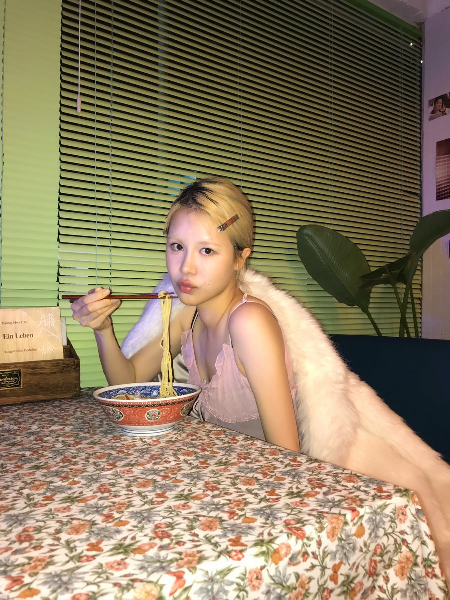 inplanet's tweet photo. #bobae 🥢
언어가 되지 못해
슬픈 생각들 속에 묻혀
I’ll just keep it low-key
bobae "Lowkey"
2023.08.01.12PM
#Lowkey https://t.co/WltdPzNUB9