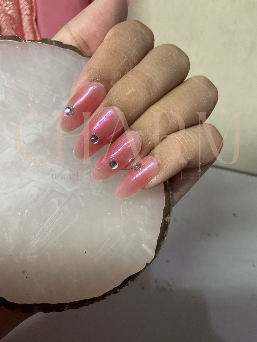 _smileky's tweet photo. Not art related (somewhat) but lately I’ve turned another hobby/interest of mine into a small business! I’ve been doing nail art services and would like to know if many will be interested in buying customized press ons, check my ig and tiktok @/charm.naildesignsby.kai! https://t.co/qgP3cOBLN2