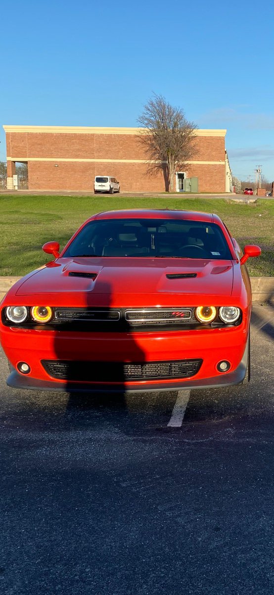 brattybri19's tweet photo. Hi! So my brothers car was stolen from our parents house .. Keller/Haltom area. 
Off beach st and western center. By Silver Sage Park 
2017 Challenger Scatpack R/T. 

$$$$$ reward 

It’s not a very common color so if you THINK you have seen please please please message me https://t.co/FIpLdxbJNb