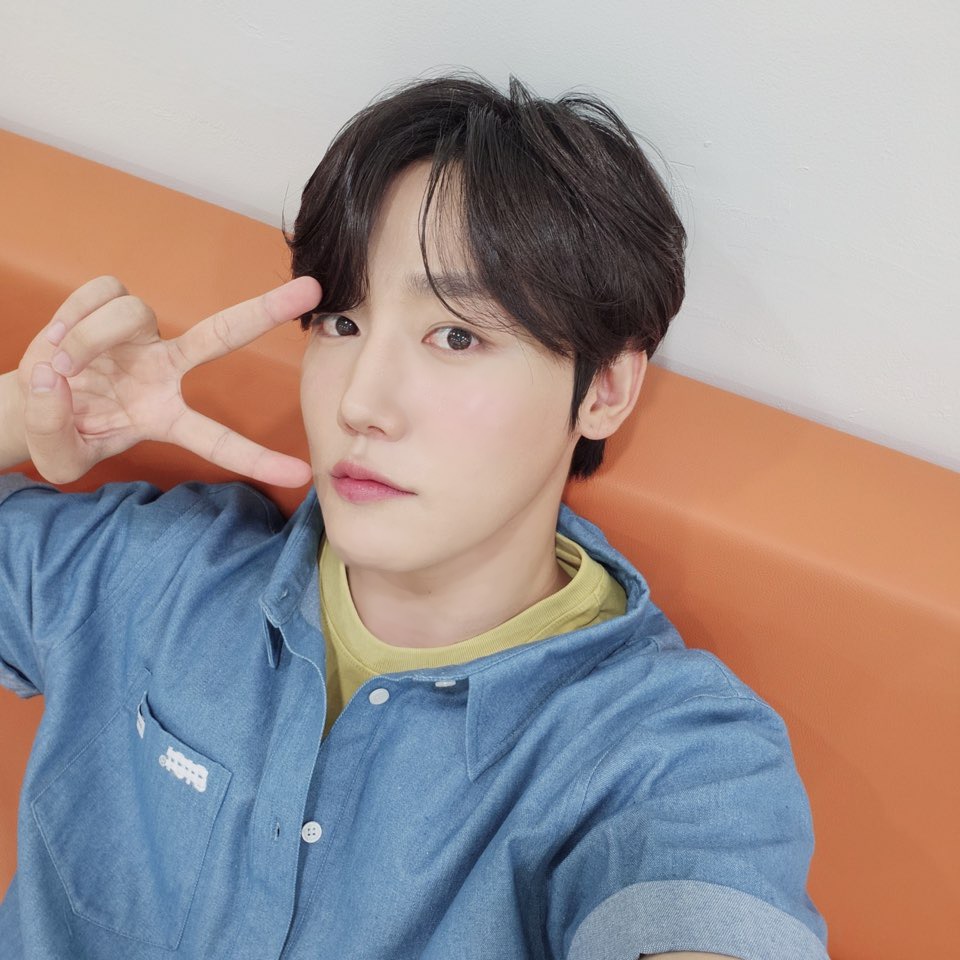 GoldenChild's tweet photo. [💡] #골드니스 여러분!
잠시 후 7:20 PM MBC M #주간아이돌
#이장준 이 출연합니다. 
📞 혹시 거기 짱강아지 있나여?
🐶 오늘은 짱강아지 말고 짱MC 장준이입니다~! 예쓰예쓰~~~

#GoldenChild #골든차일드 #GNCD
#LeeJangJun https://t.co/5iRogKfSbX