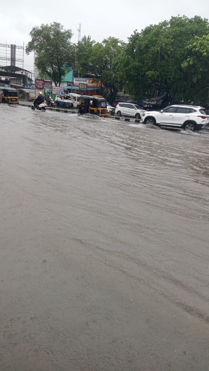 rajfleetcentre's tweet photo. This is the state of the National Highway at Panvel Palaspa Phata. The only difference we can’t see highway. Past several years same issue but it’s overlooked by #MSRDC and #IRB. Need urgent action. @nitin_gadkari @Navimumpolice @CMOMaharashtra @MoPNG_eSeva @BJPPanvel @HPCL https://t.co/94XcdQOLSH