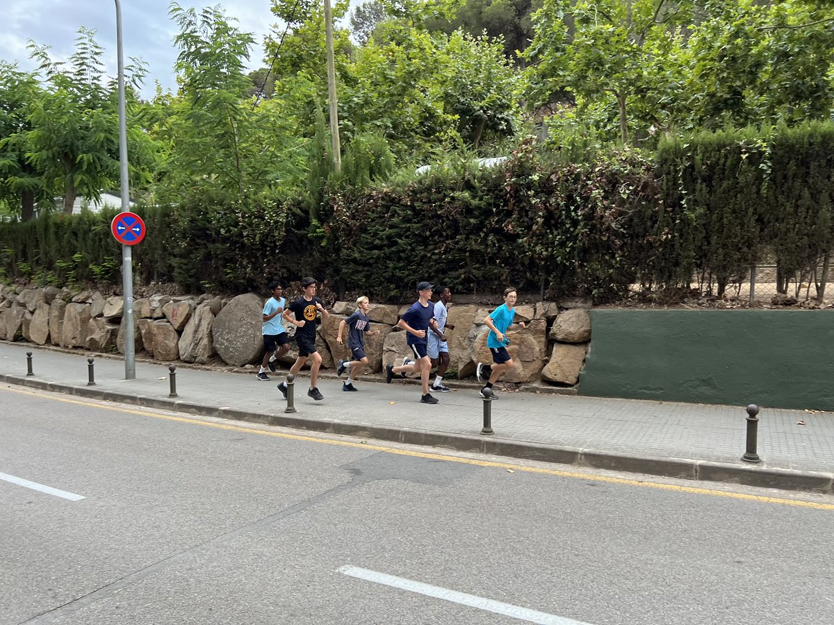 WilsonsCoCurric's tweet photo. Water sports update: Summer training camp continues! All 7 are regulars now - it’s hard to beat someone that never gives up. https://t.co/eWfUiufTe7