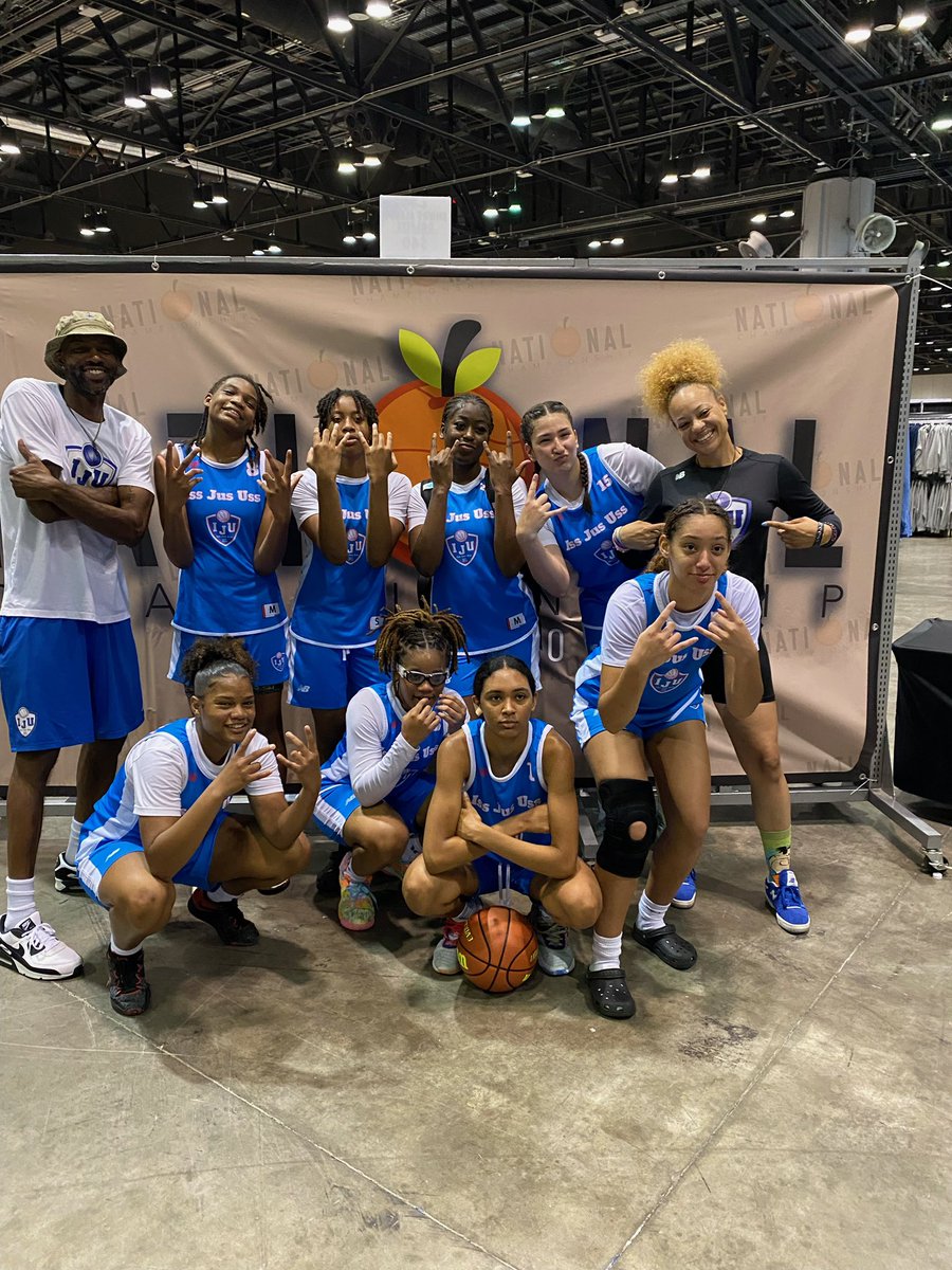 l_J_U_2018's tweet photo. Really great weekend for 16U girls. Going 6-3 between 2 events after 1-4 their 1st time together! They can hoop! They play HARD! They grew. https://t.co/ew85yQ5FdV