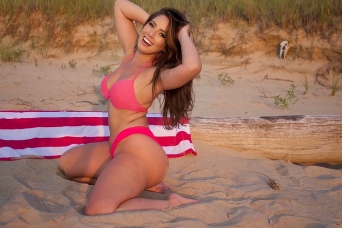 Enjoying each and every day in the sun ☀ https://t.co/qi83VqPUXN